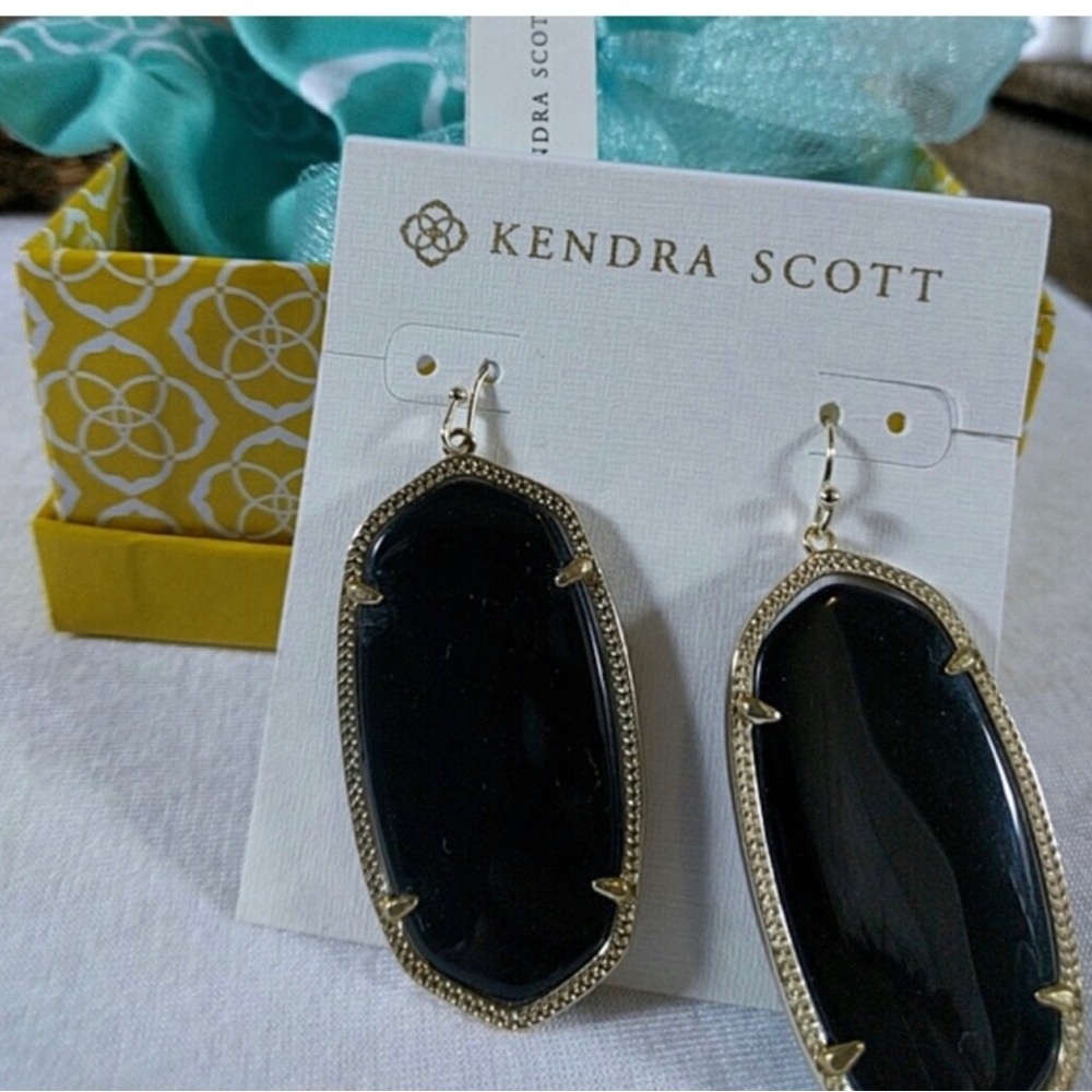 Kendra Scott Elle black with gold trim earrings. Like new